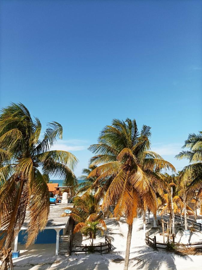 Costa Esmeralda El Cuyo Exterior foto